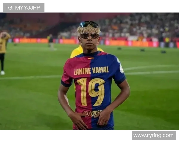 足球明星挑战时尚极限穿上最丑鞋子引发热议与争议