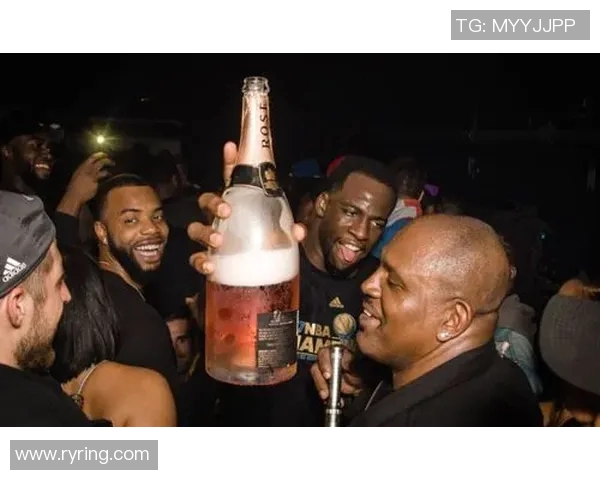 足球明星醉酒夜店狂欢引发热议背后故事揭秘